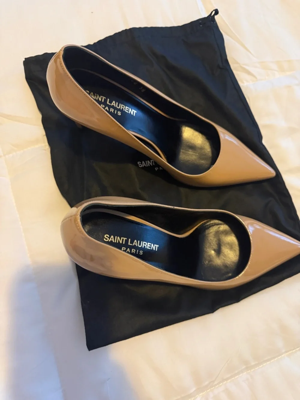 Saint Laurent Nude Patent Leather Pointed Toe Pumps - Picture 1 of 4